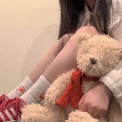 隔楼女孩：我们之间的层距